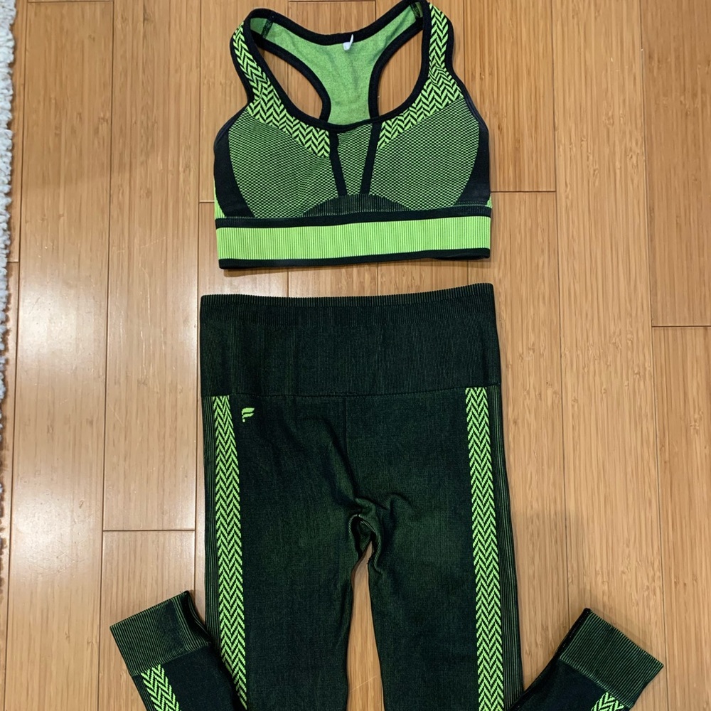 Fabletics Matching workout set XS green/black